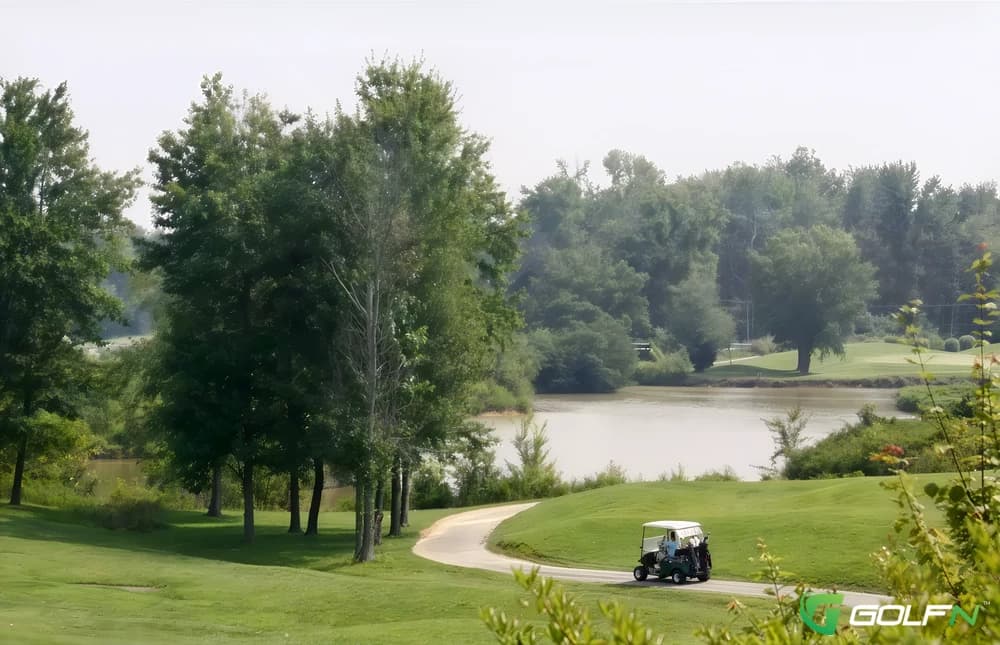 Sun Valley Golf Course in Louisville, Kentucky — public, 18-hole golf course, designed by Ben Wihry