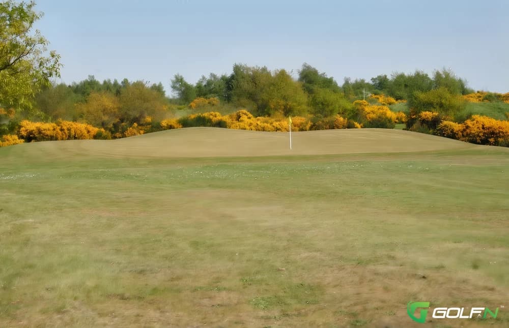 Caddyshack Golf Centre in Mansfield, England — semi-private, 18-hole golf course