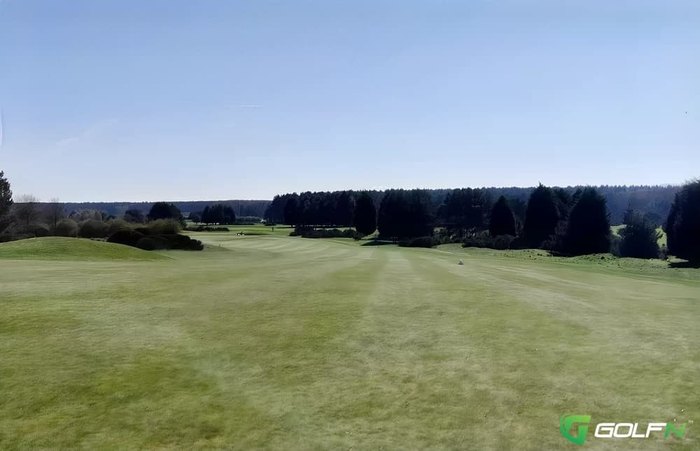 College Pines Golf Club in Notts, England — public, 18-hole golf course