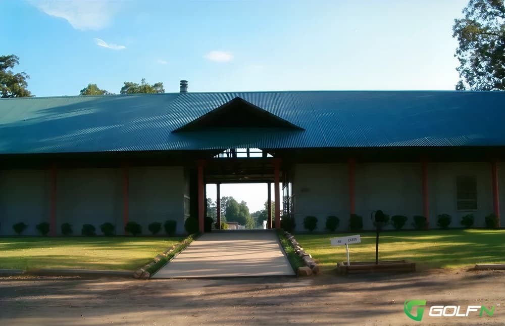 Oak Lawn Municipal Golf Course in Marshall, Texas — semi-private, 18-hole golf course, designed by Elizabeth Handcock