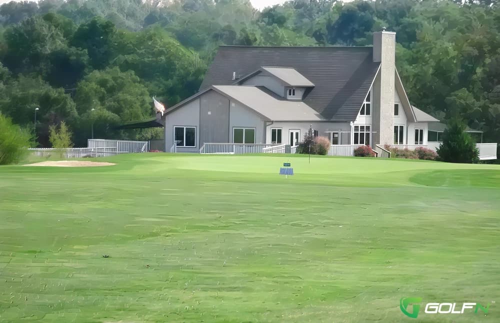 Lindale Golf Club in Amelia, Ohio — public, 18-hole golf course