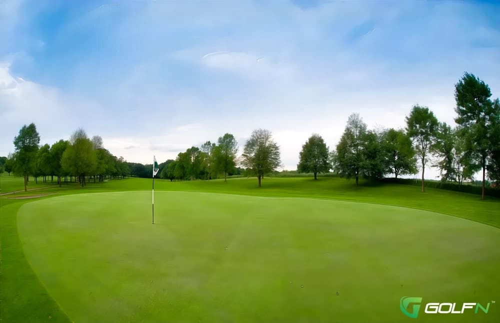 Dahlgreen Golf Club in Chaska, Minnesota — semi-private, 18-hole golf course, designed by Gerry Pirkl