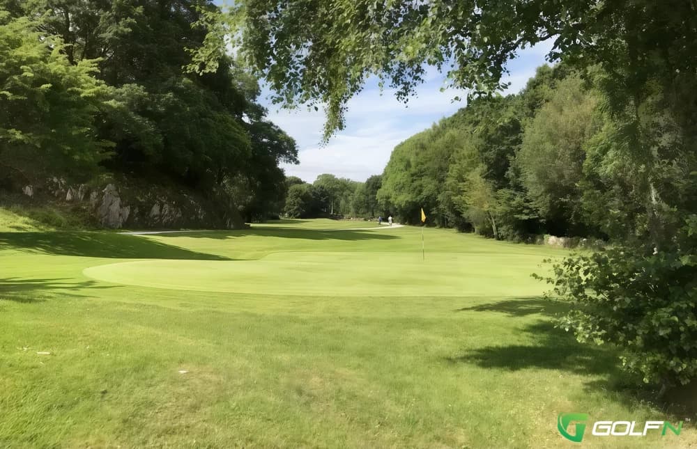 Kenmare Golf Club in Kenmare, Kerry โ public, 18-hole golf course, designed by Eddie Hackett (1993)