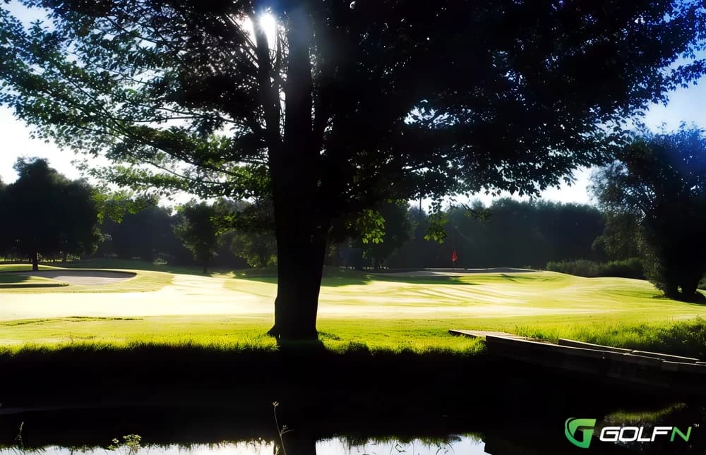 Cedar Creek Golf Club in Woodstock, Ontario — private, 9-hole golf course