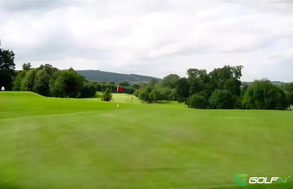 Cahir Park Golf Club in Cahir, Tipperary โ public, 18-hole golf course, designed by Eddie Hackett (1967)