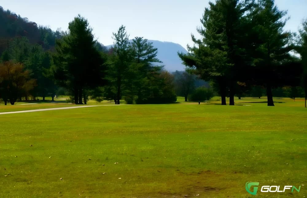 Crooked Creek Golf Course in Hendersonville, North Carolina — public, 18-hole golf course, designed by Alex Guin