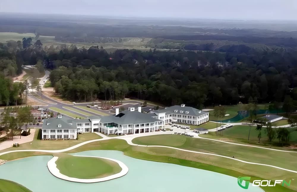 Augusta Pines Tour 18 in Spring, Texas — semi-private, 18-hole golf course, designed by is creating a great replica image of the Augusta National clubhouse. Not only from the entrance to the property but as you also approach both the 9th and 18th greens.