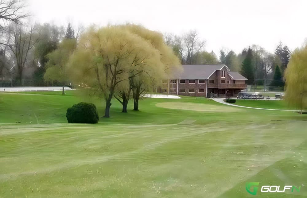 Silver Lake Golf Club in Waterford, Michigan — public, 9-hole golf course