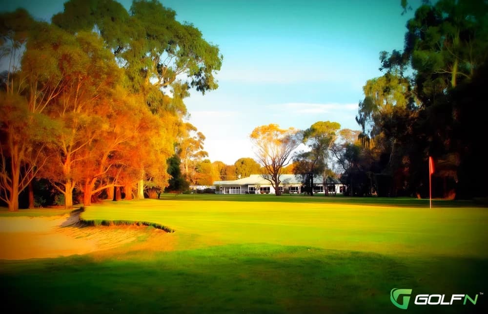 Cobden Golf Club in Cobden, Victoria β semi-private, 18-hole golf course