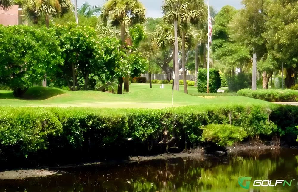Jupiter Dunes Golf Course in Jupiter, Florida — semi-private, 18-hole golf course, designed by Bob Erickson