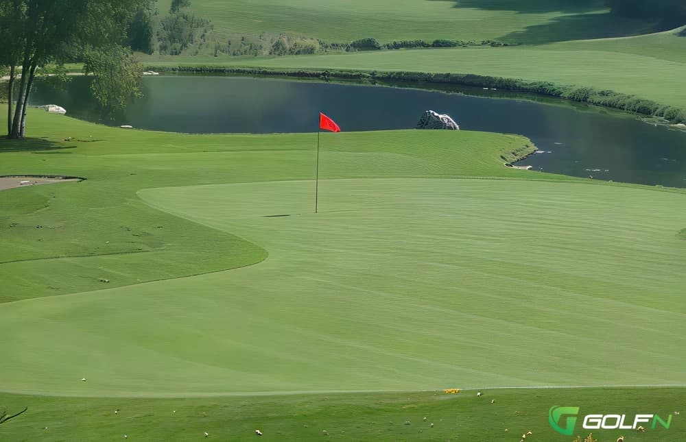 Four Seasons Golf Club in Claremont, Ontario — semi-private, 18-hole golf course