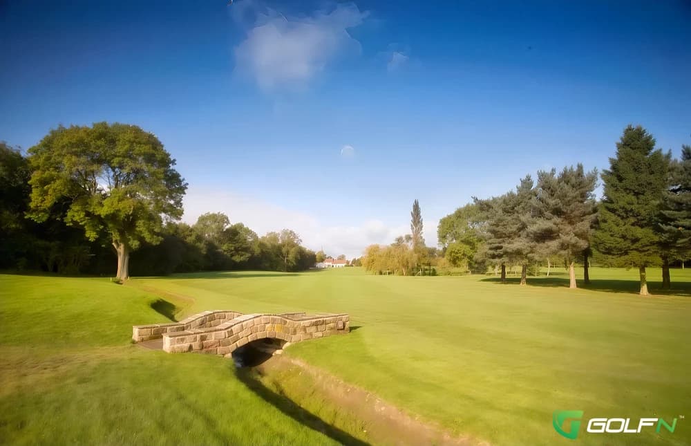 (Winter) Dore And Totley Golf Club in Sheffield, England — private, 18-hole golf course, designed by Simon Gidman (2000)