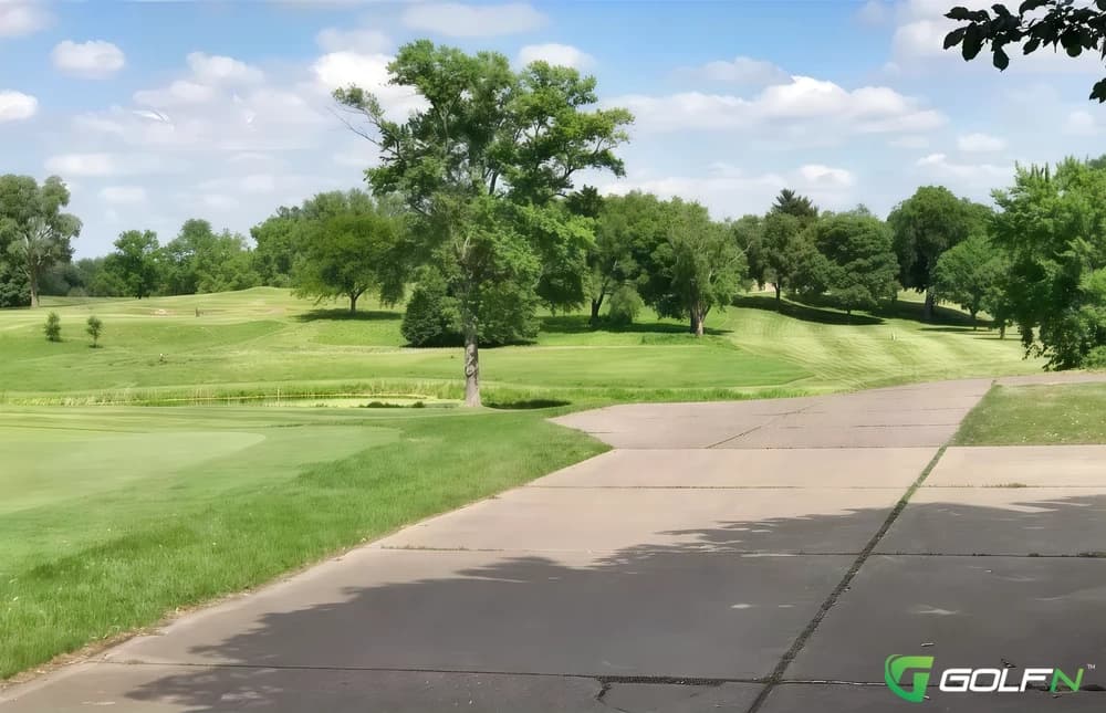 Meadowbrook Golf Club in Hopkins, Minnesota — public, 18-hole golf course, designed by Dick Nugent (1966)