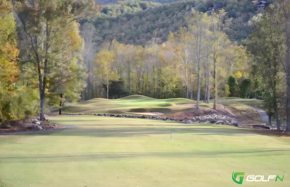 Linville Falls Golf Club (North Cove Leisure Club & Disc Golf) in N Marion, North Carolina — semi-private, 18-hole golf course, designed by Lee Trevino (1995)