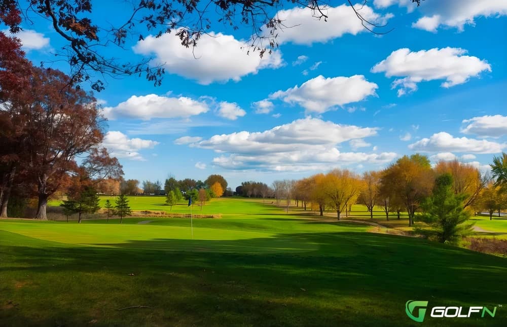 Muskego Lakes Country Club in Muskego, Wisconsin — semi-private, 18-hole golf course, designed by Larry Packard (1970)
