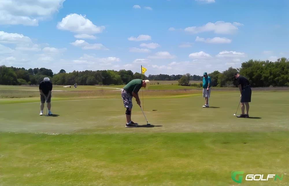 Saline Golf & Country Club in Eldorado, Illinois — semi-private, 18-hole golf course