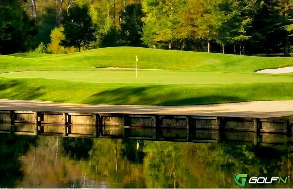 Golf Club At South River in Edgewater, Maryland — semi-private, 18-hole golf course, designed by Brian Ault (1996)