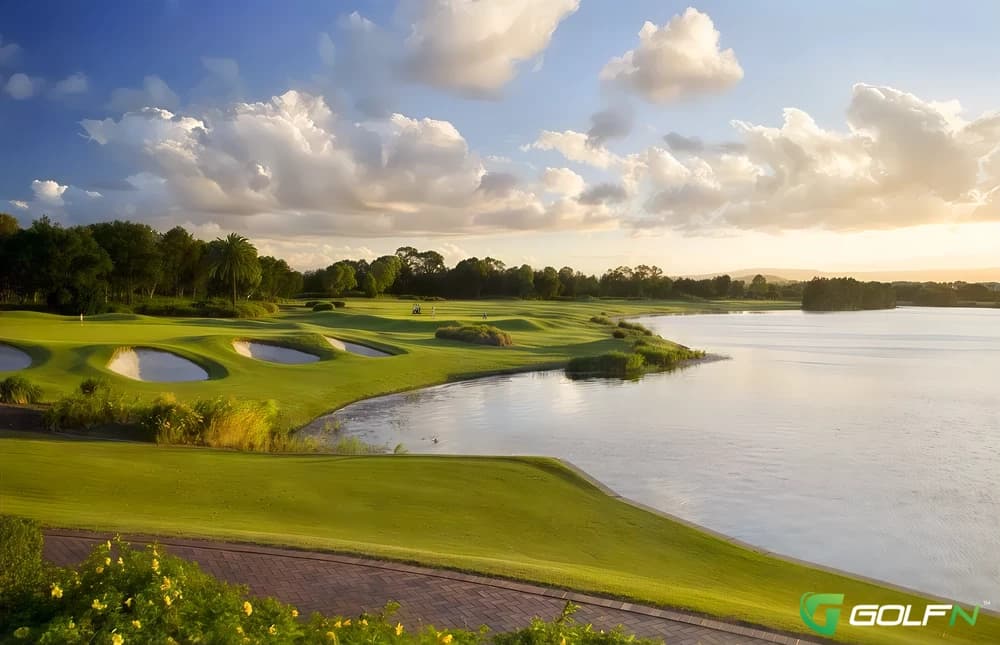 Links Hope Island Golf Course in Hope Island, Queensland β public, 18-hole golf course, designed by Michael Wolveridge (1993)