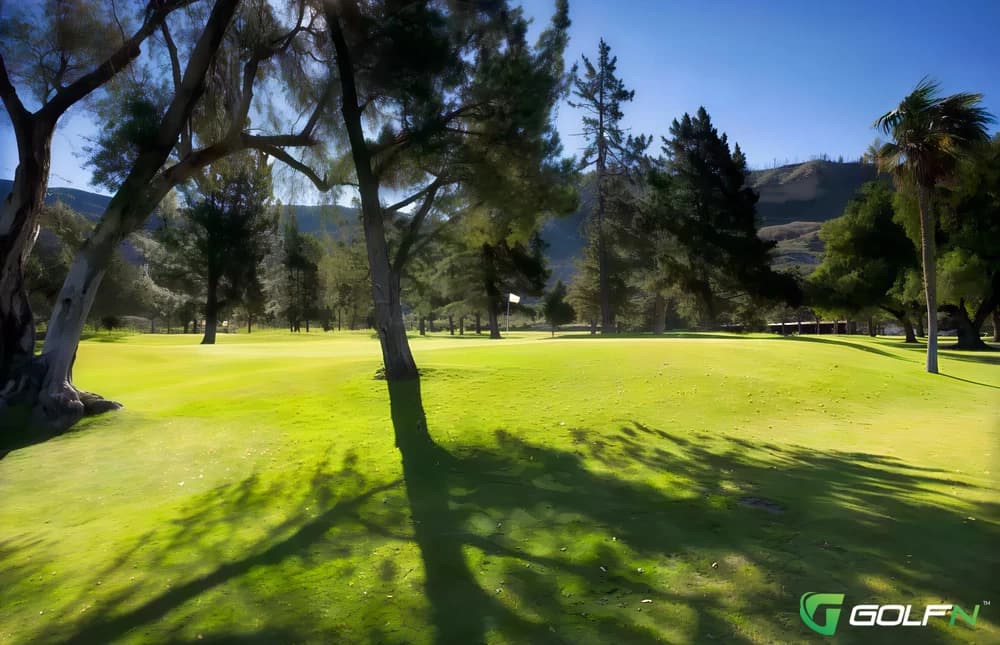 Mountain View Golf Course in Santa Paula, California — public, 18-hole golf course, designed by John Forgstrom