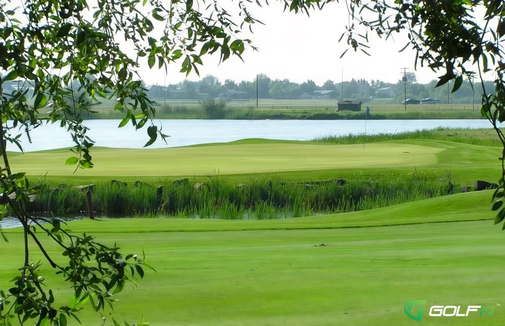 Strathmore Golf Club in Strathmore, Alberta — semi-private, 18-hole golf course