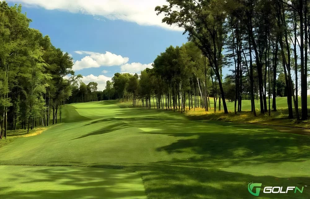 Wintonbury Hills Golf Course in Bloomfield, Connecticut — public, 18-hole golf course, designed by Pete Dye (2005)