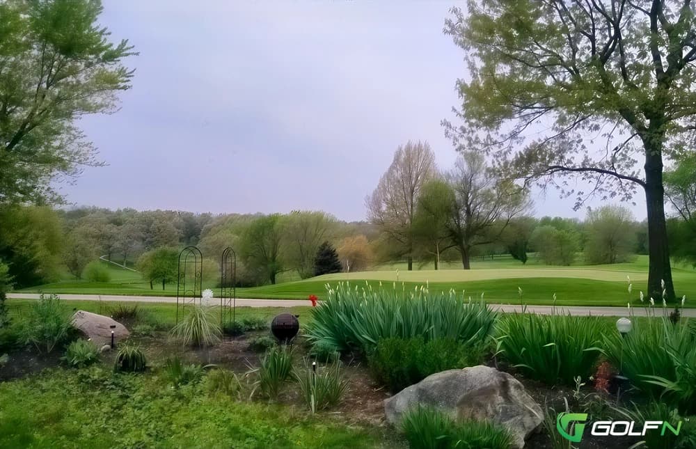 Washington Golf & Country Club in Washington, Iowa — semi-private, 9-hole golf course