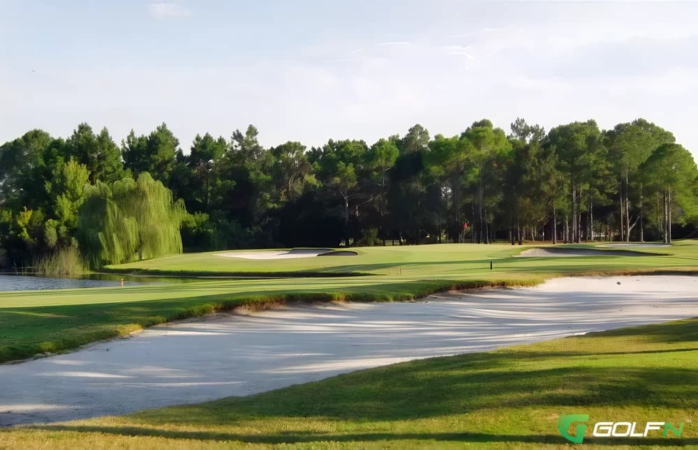 Spruce Creek Country Club in Port Orange, Florida — semi-private, 18-hole golf course, designed by Bill Amick (1974)