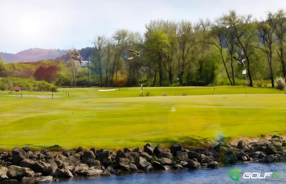 Umpqua Golf Resort in Sutherlin, Oregon — public, 18-hole golf course