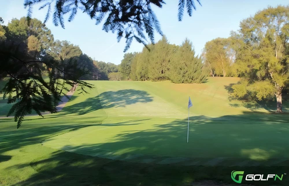 Tullamore Golf Club in Tullamore, Offaly โ semi-private, 18-hole golf course, designed by Bill Jones