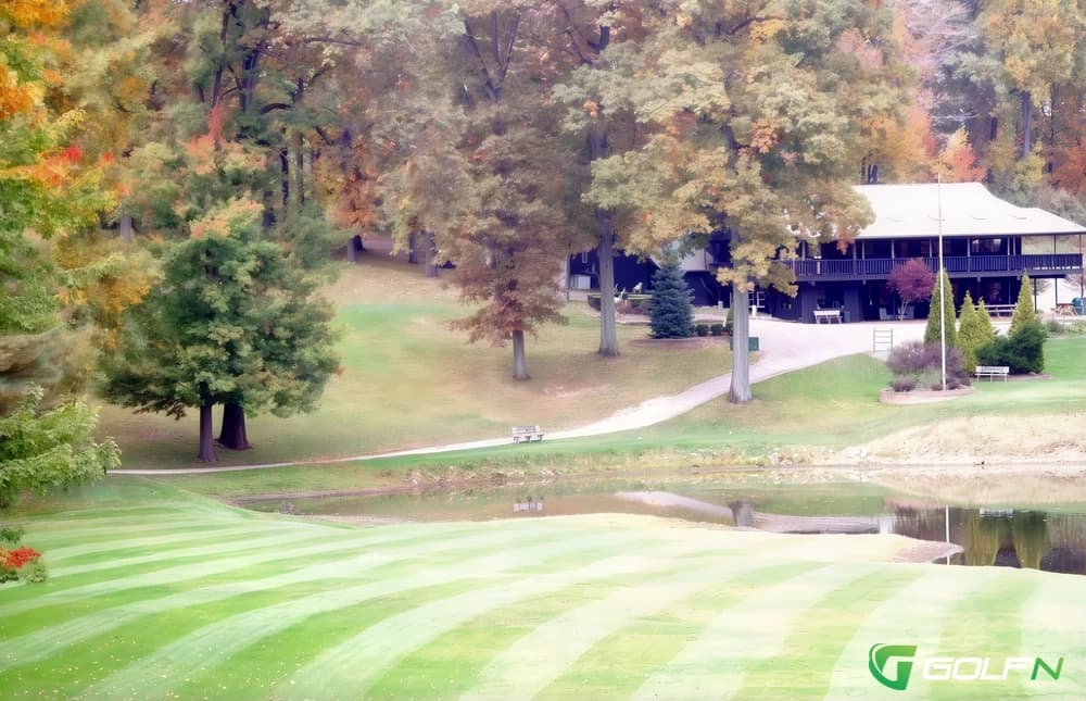 Paradise Lake Country Club in Suffield, Ohio — public, 18-hole golf course, designed by John Rainieri