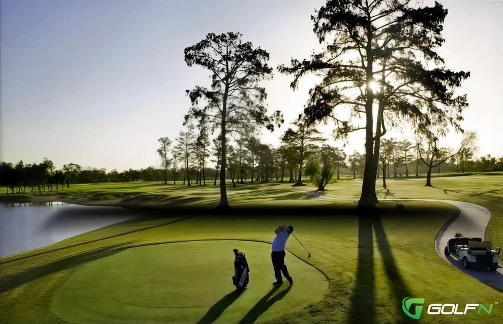 Lakewood Golf Club in New Orleans, Louisiana — semi-private, 18-hole golf course, designed by Robert B. Harris (1961)
