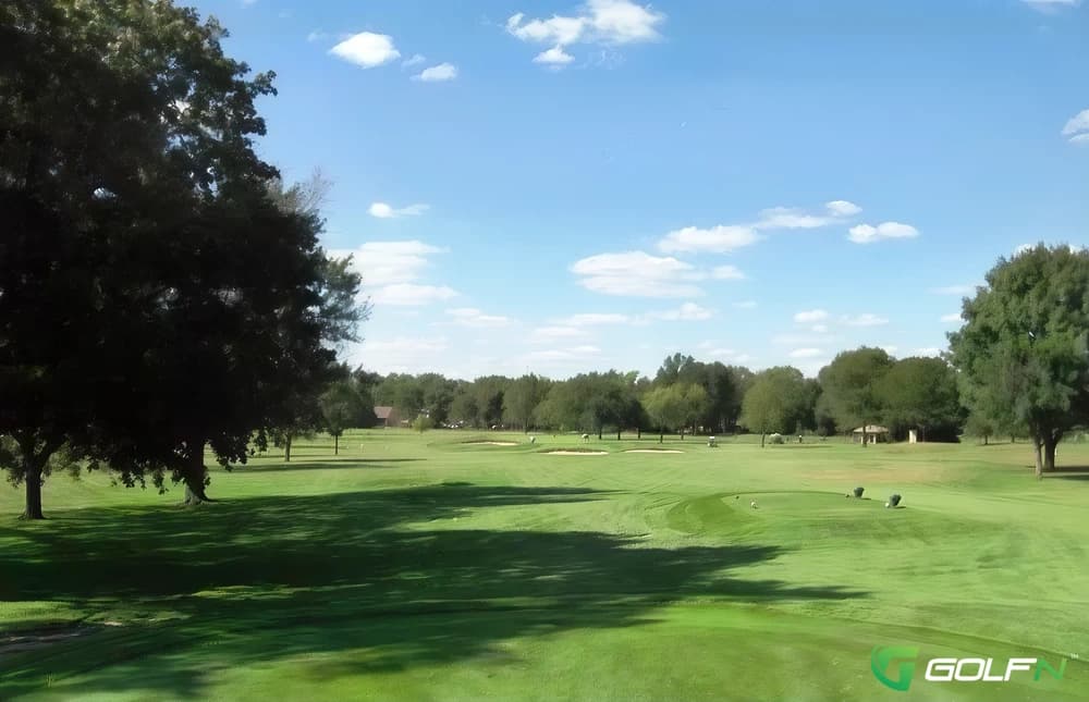 Pachesham Park Golf Centre in Leatherhead, England — public, 6-hole golf course, designed by Donald Ross (1923)