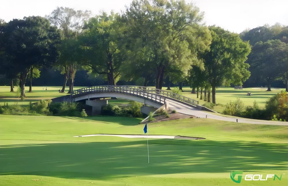 American - Bobby Jones Golf Club in Sarasota, Florida — public, 18-hole golf course, designed by Donald Ross (1927)
