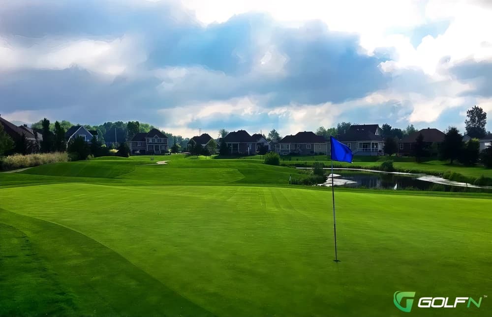 Golf Club Du Vieux Village in Bromont, Quebec — public, 18-hole golf course
