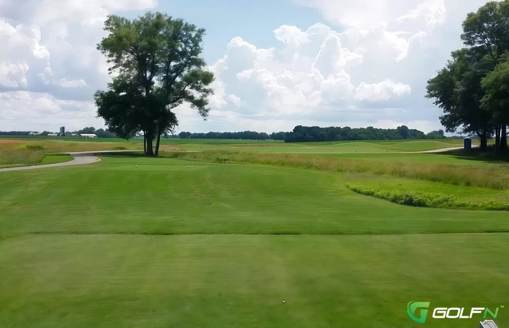 Links At Novadell in Hopkinsville, Kentucky — semi-private, 18-hole golf course, designed by Don Charles (2002)