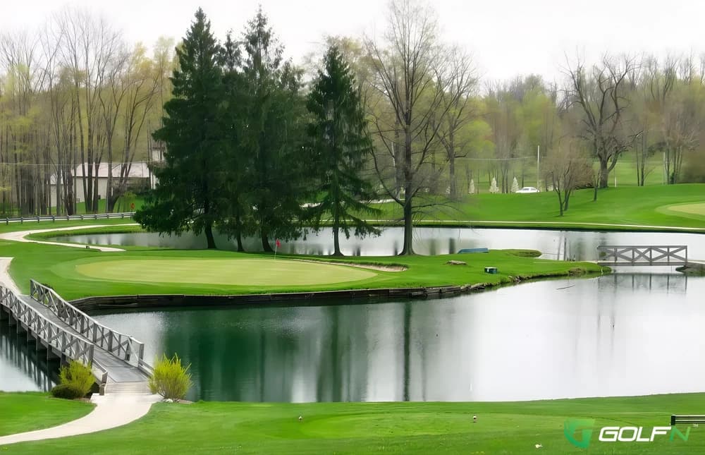 Mansfield - Twin Lakes Golf Course in Mansfield, Ohio — semi-private, 18-hole golf course, designed by Jack Kidwell (1960)