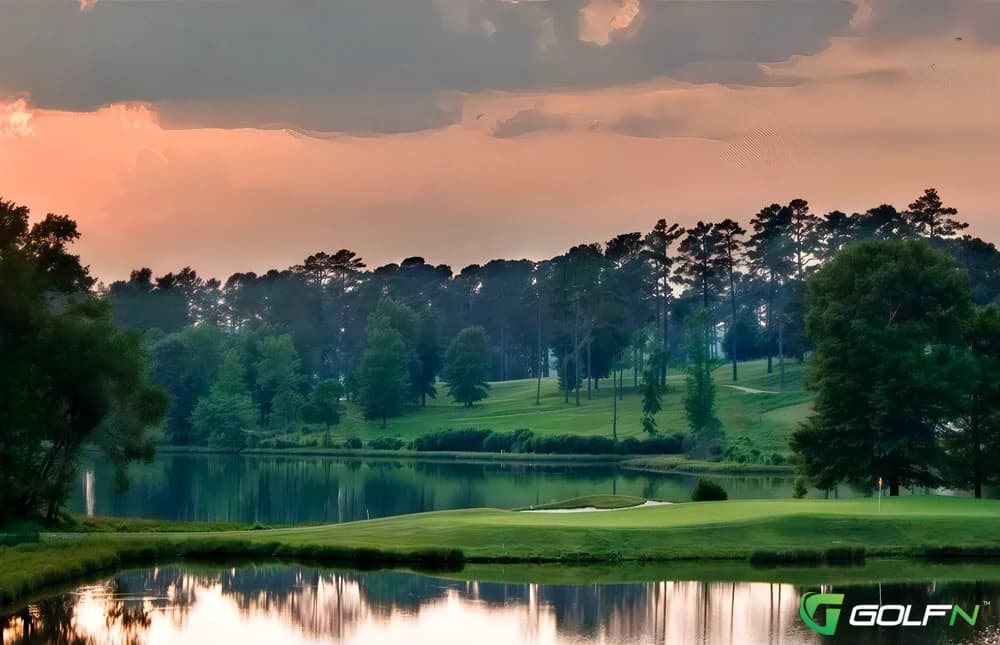 Robert Trent Jones - Palmetto Dunes Oceanfront Resort in Hilton Head Island, South Carolina — resort, 18-hole golf course, designed by Roger Rulewich (1992)