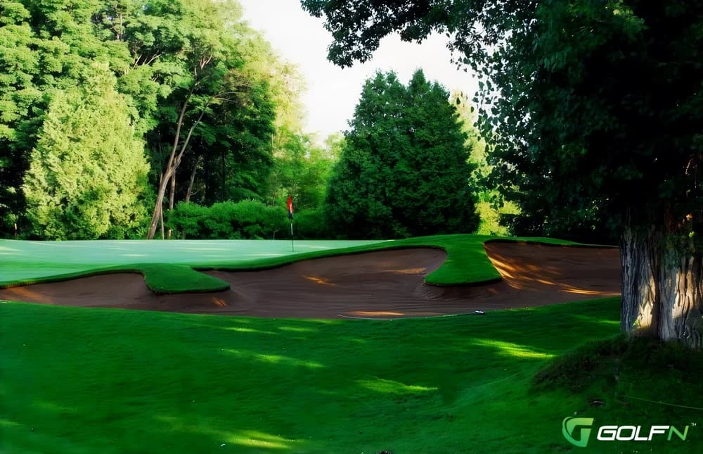Red - Club De Golf Islesmere in Sainte-Dorothee Laval, Quebec — semi-private, 27-hole golf course, designed by Willie Park, Jr. (1919)