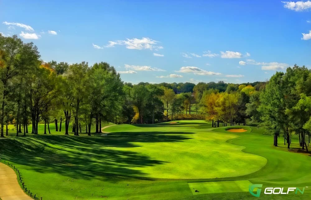 Columbia Country Club in Columbia, Missouri — private, 18-hole golf course, designed by Tom Bendelow (1921)