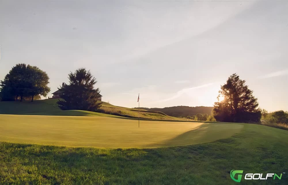 Mountain View - The Woods Resort in Hedgesville, West Virginia — resort, 36-hole golf course, designed by Tom Fazio (1993)