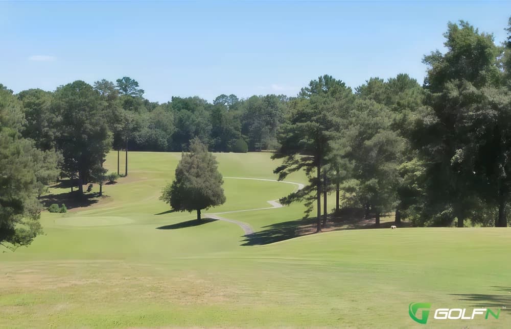 Indian Oaks Country Club in Anniston, Alabama — semi-private, 18-hole golf course, designed by Willard Byrd