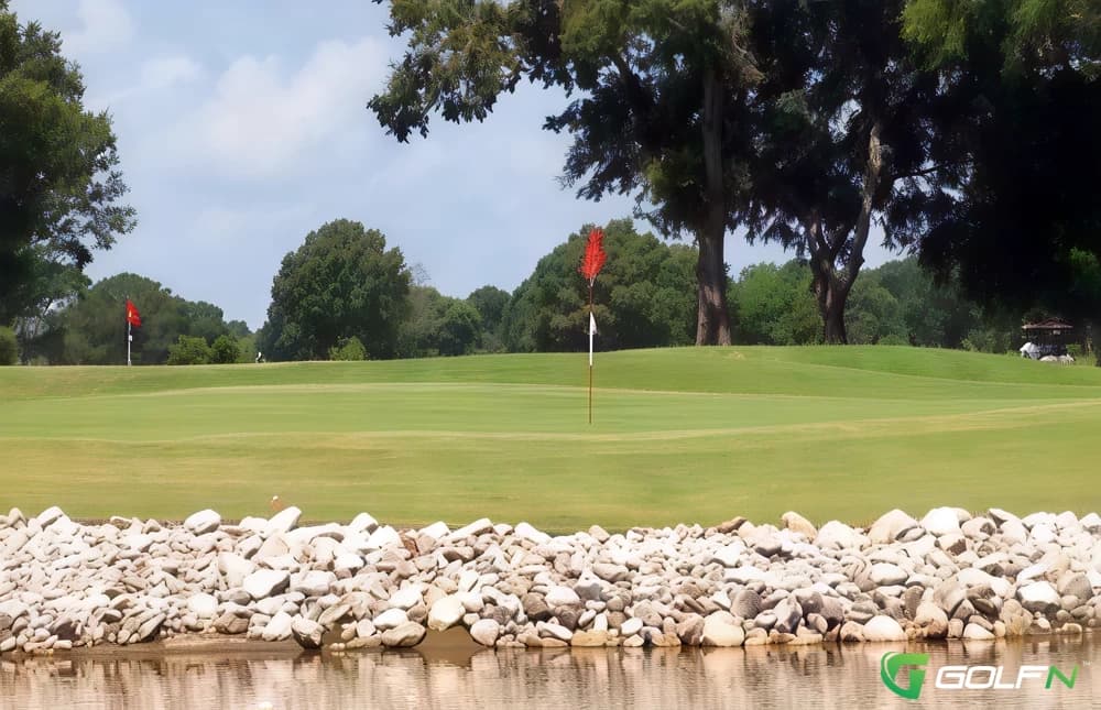Les Vieux Chenes Golf Course in Youngsville, Louisiana — public, 18-hole golf course, designed by Marvin Ferguson (1977)