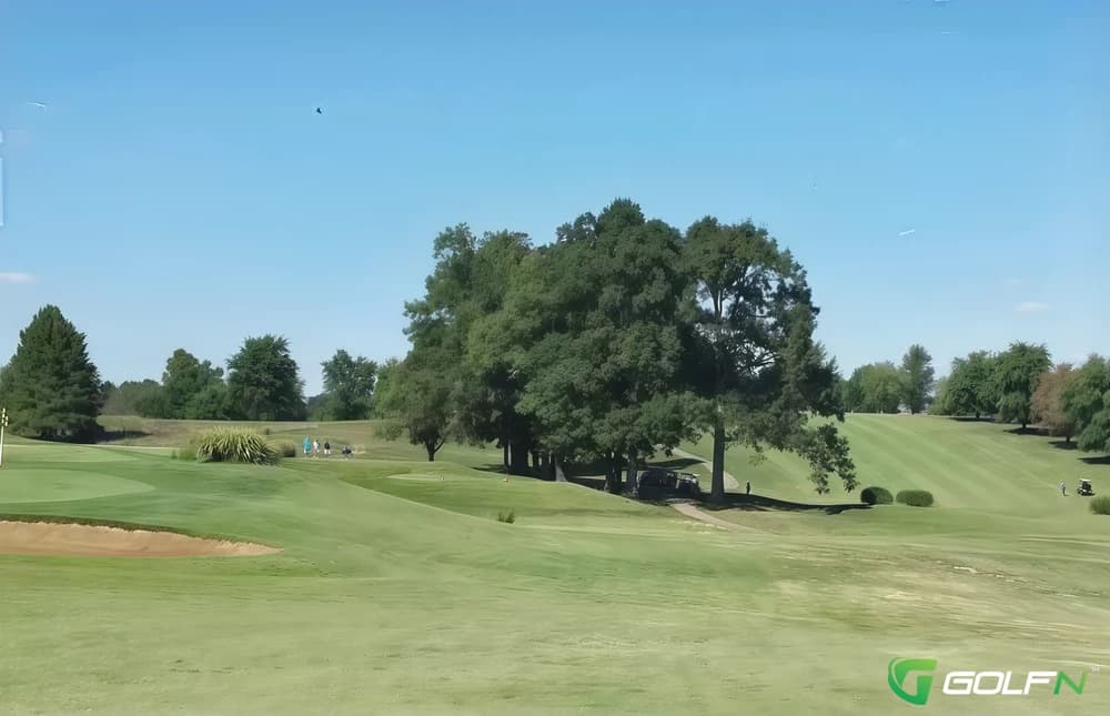 Lake Shore Country Club in Madisonville, Kentucky — semi-private, 18-hole golf course