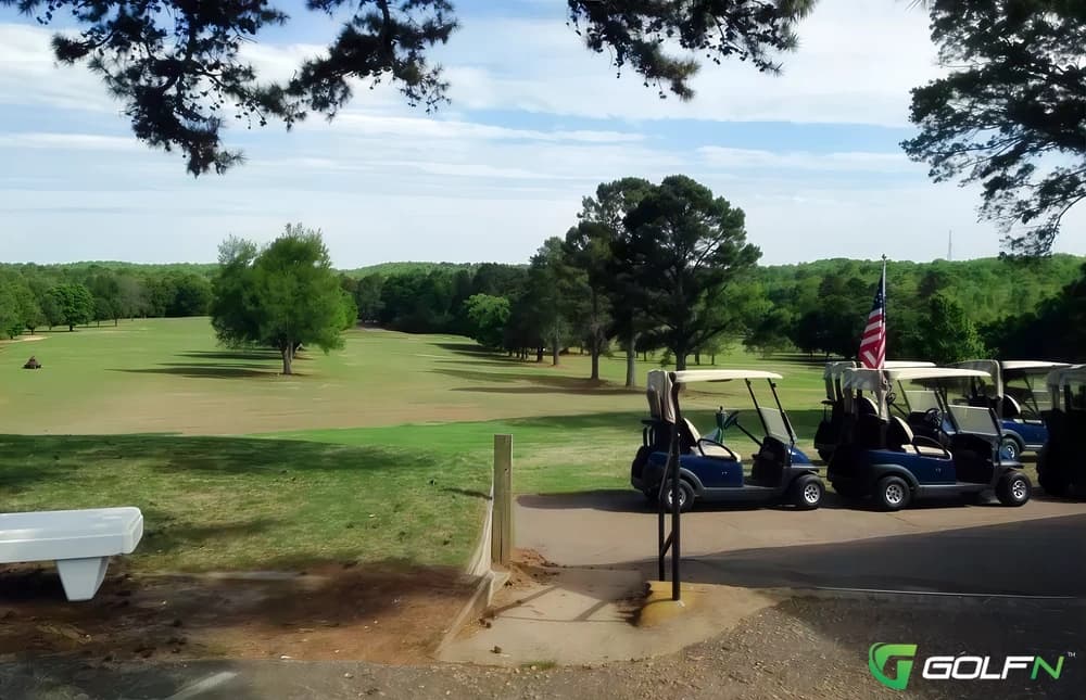 Deer Trail Country Club in Commerce, Georgia — semi-private, 9-hole golf course