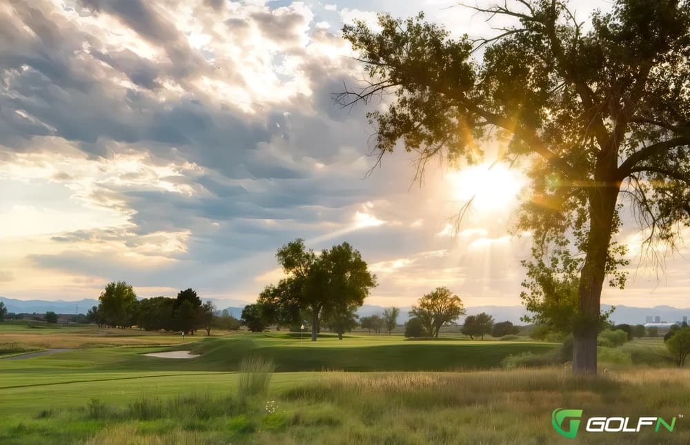 Par-3-Commonground Golf Course in Aurora, Colorado — 9-hole golf course, designed by Tom Doak (2009)