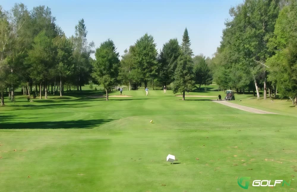 9 - Heriot Club De Golf in Drummondville, Quebec — semi-private, 9-hole golf course