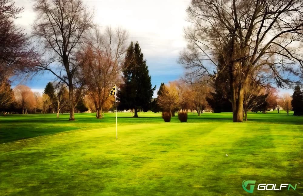 Four Lakes Country Club in Edwardsburg, Michigan — private, 18-hole golf course