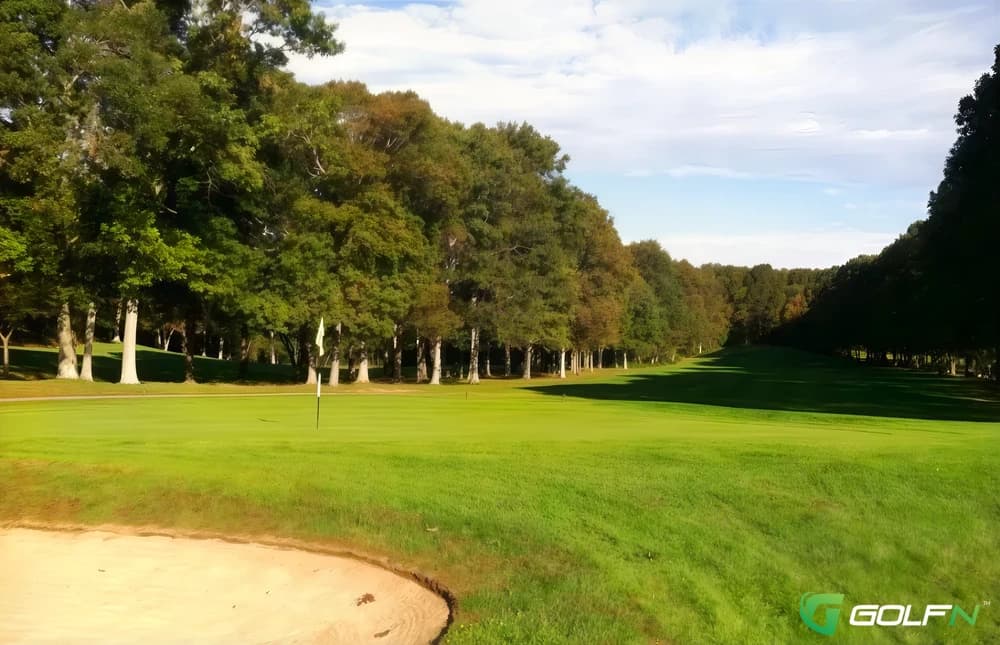 Dix Hills Park Golf Course in Dix Hills, New York — public, 9-hole golf course