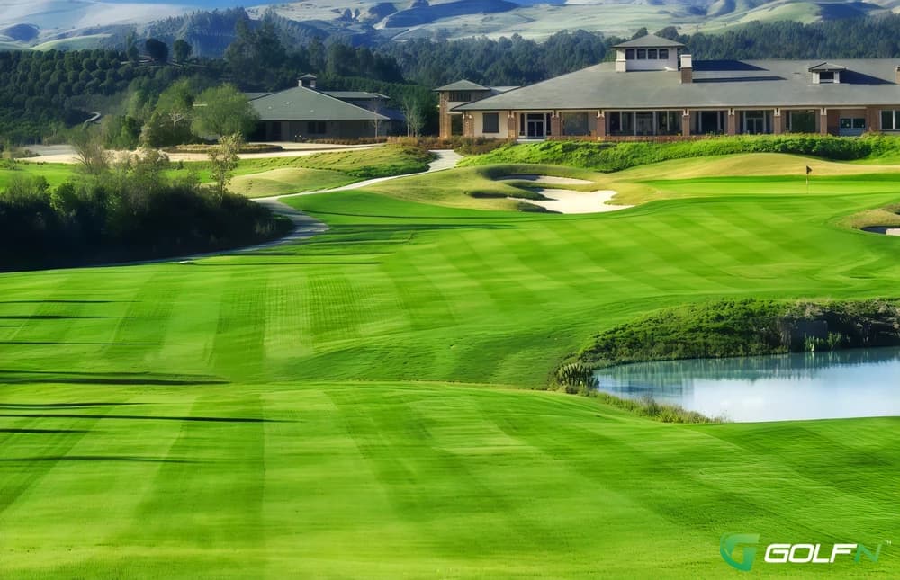Creekside - Moorpark Country Club in Moorpark, California — semi-private, 27-hole golf course, designed by Jacobsen Hardy (2004)