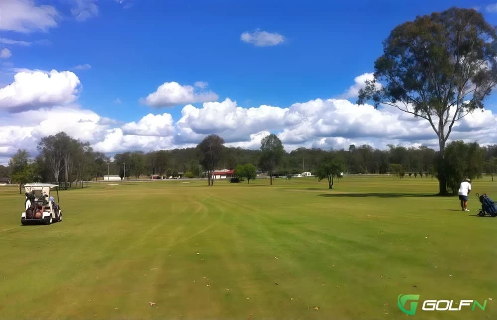 Esk Golf Club in Esk, Queensland β semi-private, 9-hole golf course